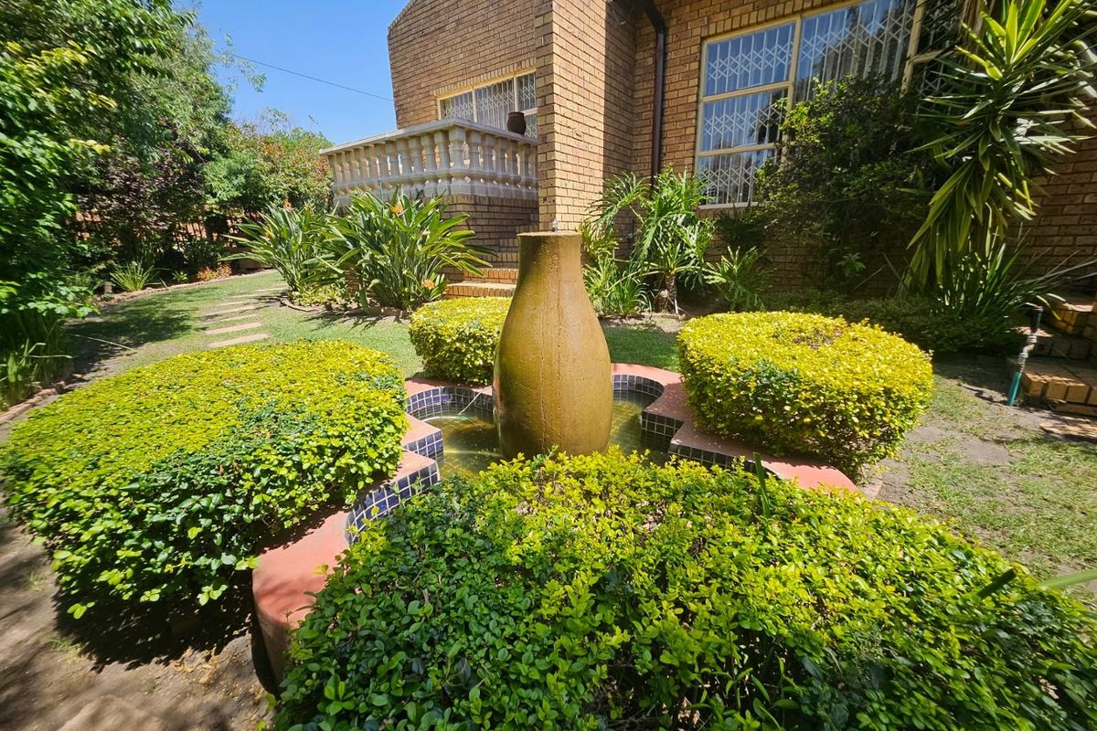 Stunning family house for the family that likes to entertain and has a passion for living. - Photo 2