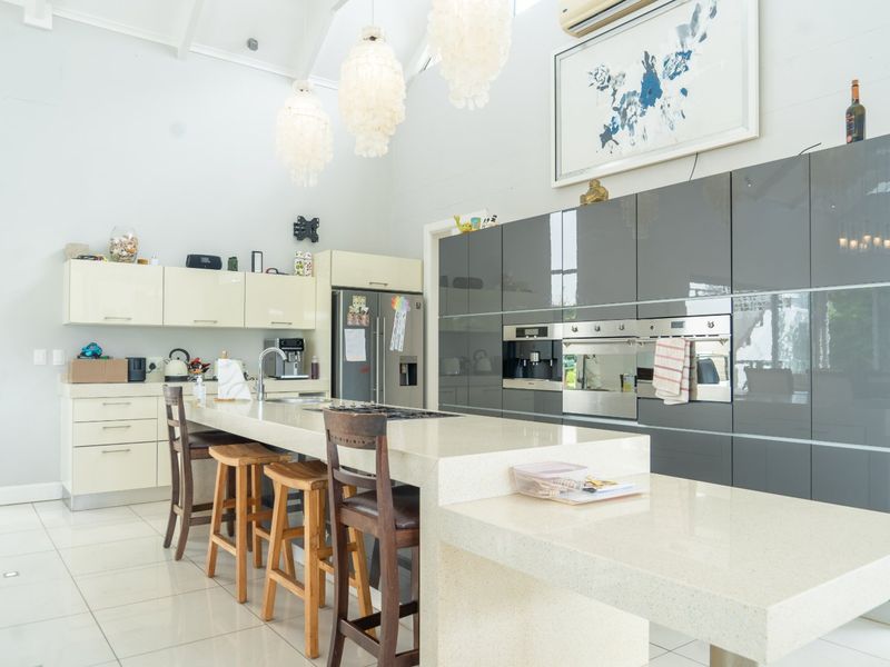 Luxurious Family Home in Simbithi Eco Estate, Ballito - Photo 5