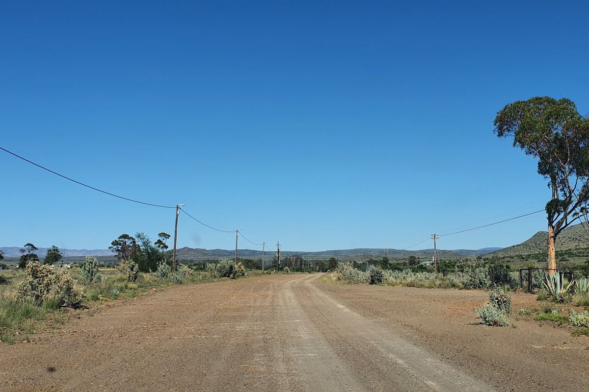 Large 1100 sqm stand with breath taking views in Willowmore - Photo 3