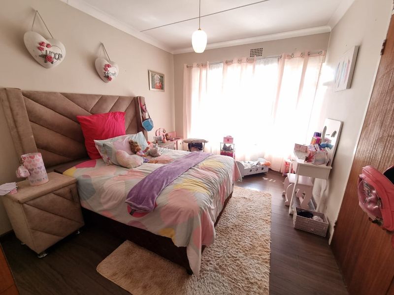 Beautiful house for sale - Photo 9