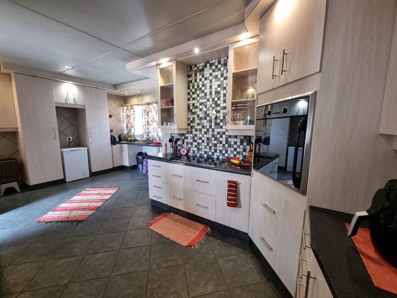Beautiful house for sale - Photo 2