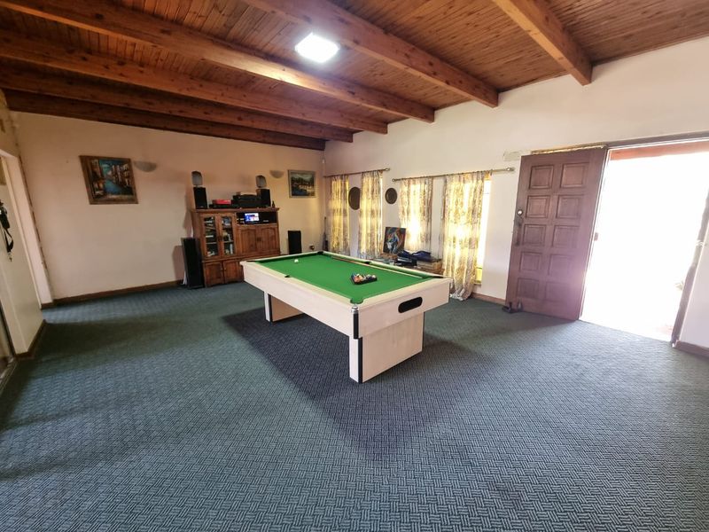 Voluminous, high ceilinged entertainers home! - Photo 7