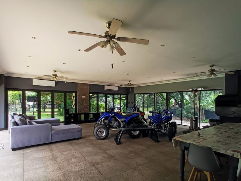 Immaculate OFF GRID house in prime area of Vanderbijlpark, awaiting it's new owners! - Photo 10