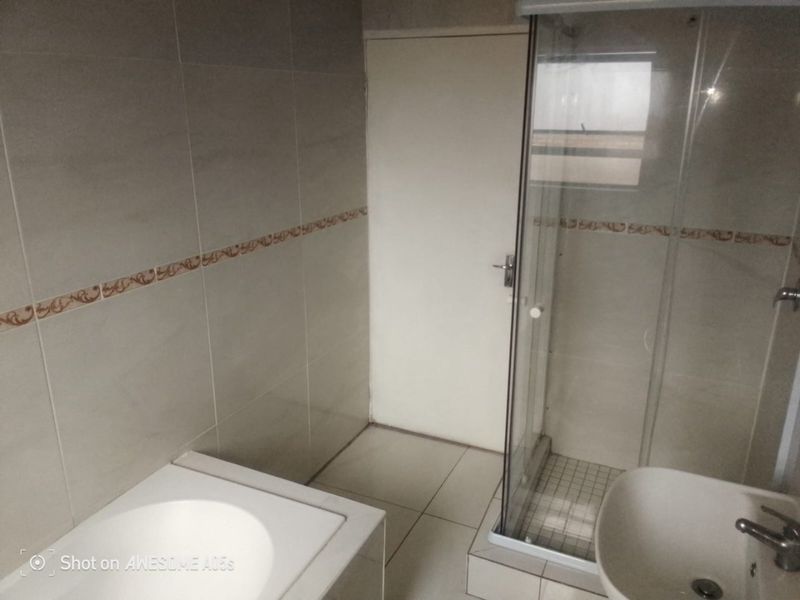 A newly build modern gem - Photo 9