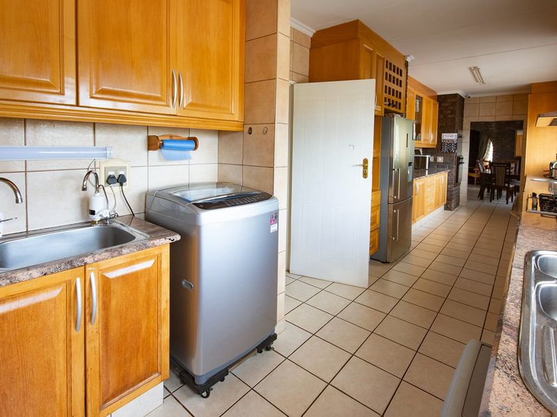 Stylish and well equipped family haven in Jordaanpark, Heidelberg - Photo 6