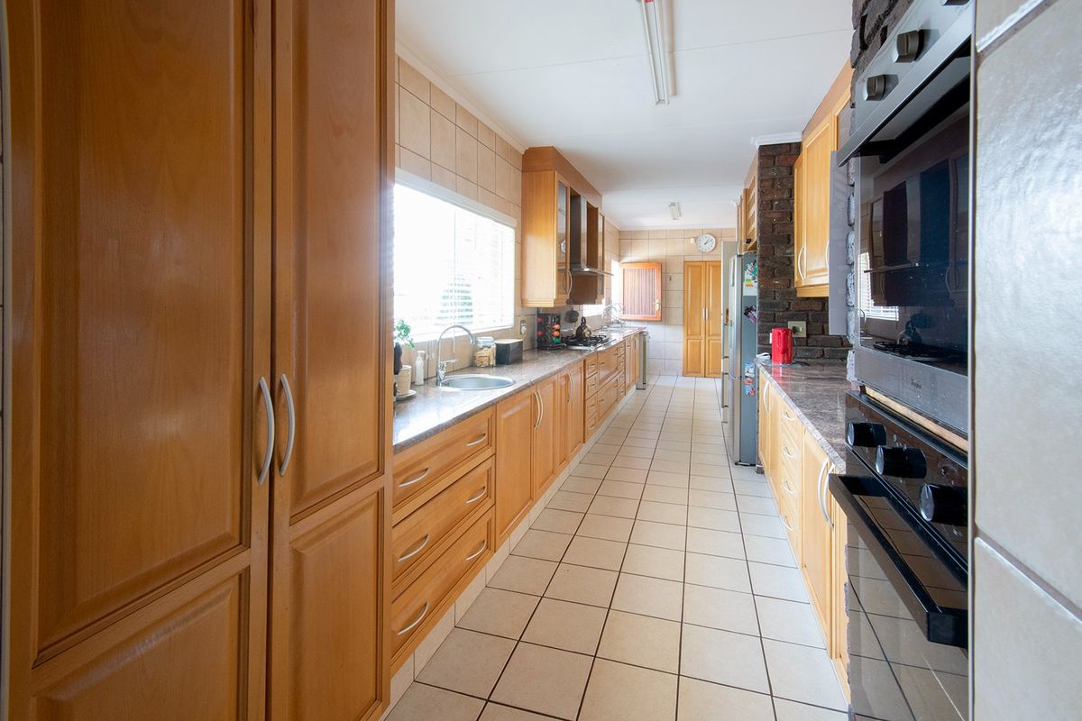 Stylish and well equipped family haven in Jordaanpark, Heidelberg - Photo 4