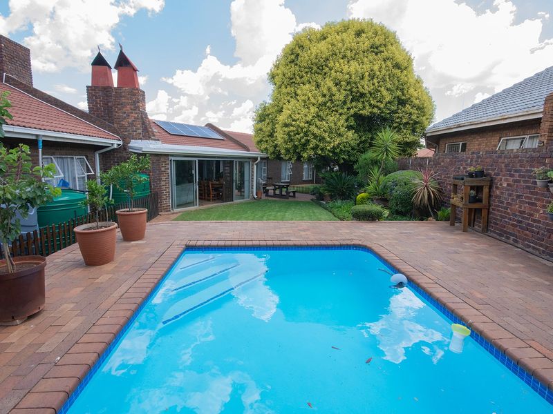 Stylish and well equipped family haven in Jordaanpark, Heidelberg - Photo 2