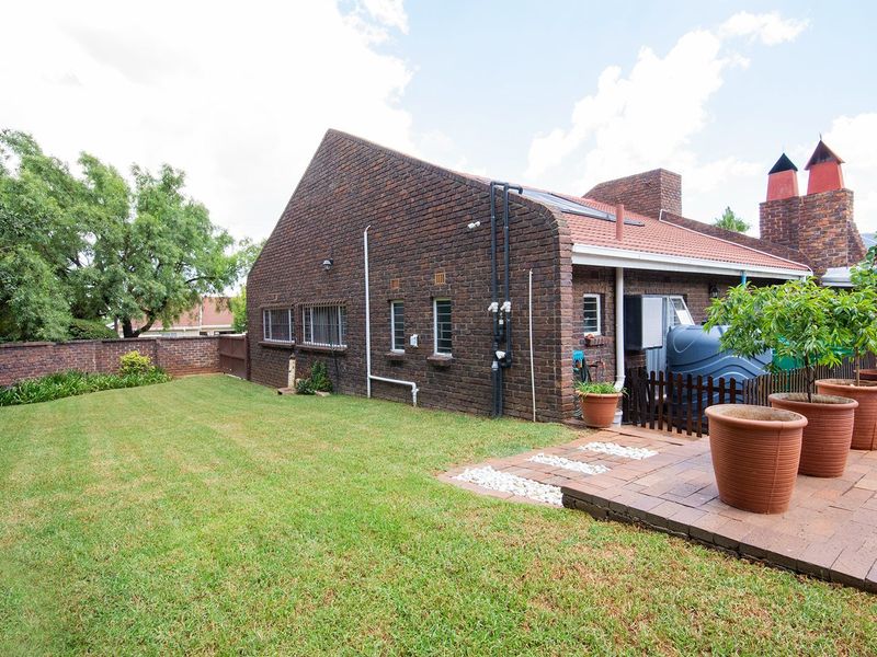 Stylish and well equipped family haven in Jordaanpark, Heidelberg - Photo 3