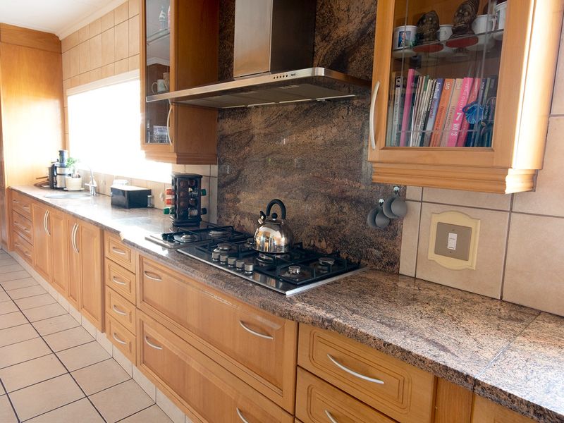 Stylish and well equipped family haven in Jordaanpark, Heidelberg - Photo 8