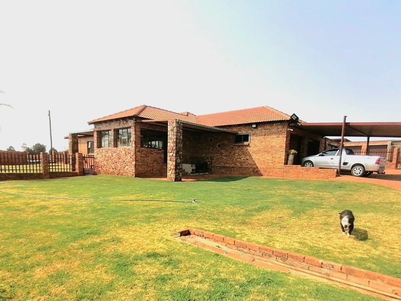 Exceptional small holding nestled in the heart of Nigel - Photo 5