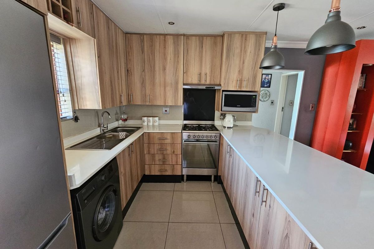 Newly Renovated 2 Bedroom  Apartment for Sale in Vaalpark - Photo 4