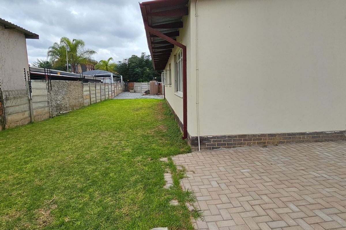 ATTENTION INVESTORS! HOUSE FOR SALE IN POLOKWANE CENTRAL - Photo 5