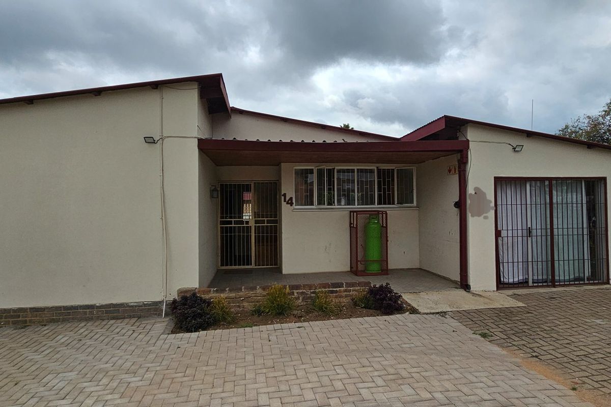 ATTENTION INVESTORS! HOUSE FOR SALE IN POLOKWANE CENTRAL - Photo 3