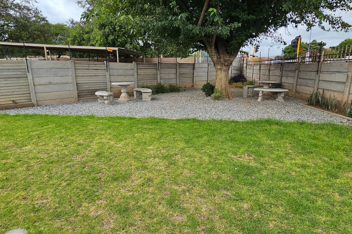 ATTENTION INVESTORS! HOUSE FOR SALE IN POLOKWANE CENTRAL - Photo 4