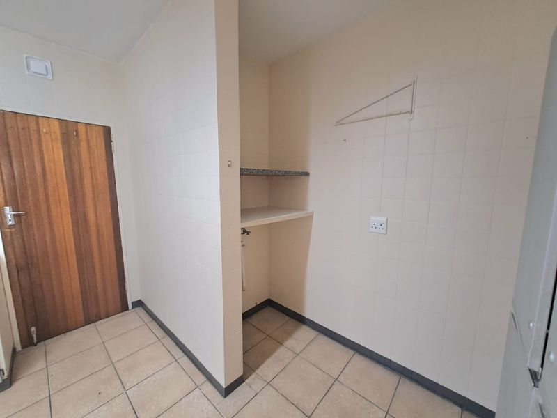 STUNNING TOWNHOUSE TO LET IN THREE RIVERS - Photo 7