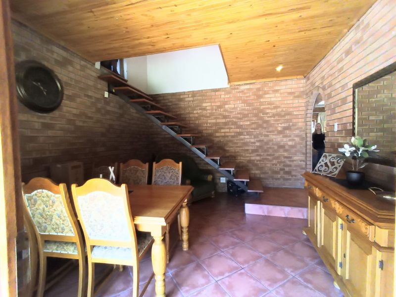 Beautiful 3 bedroom family home in sought-after . - Photo 8