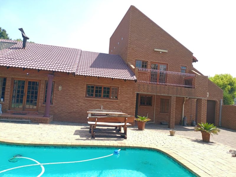 Beautiful 3 bedroom family home in sought-after . - Photo 3