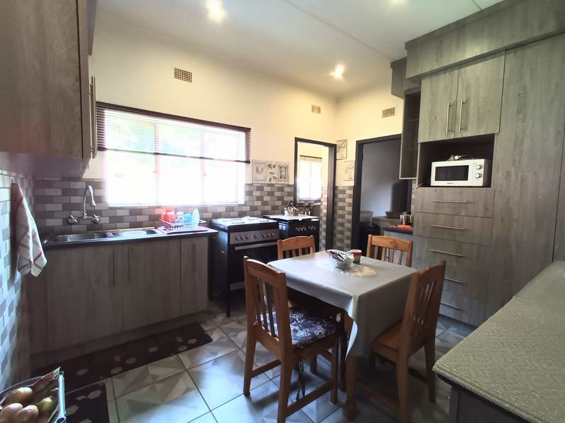 Ideal house for a 1st time home buyer in CE1! - Photo 6