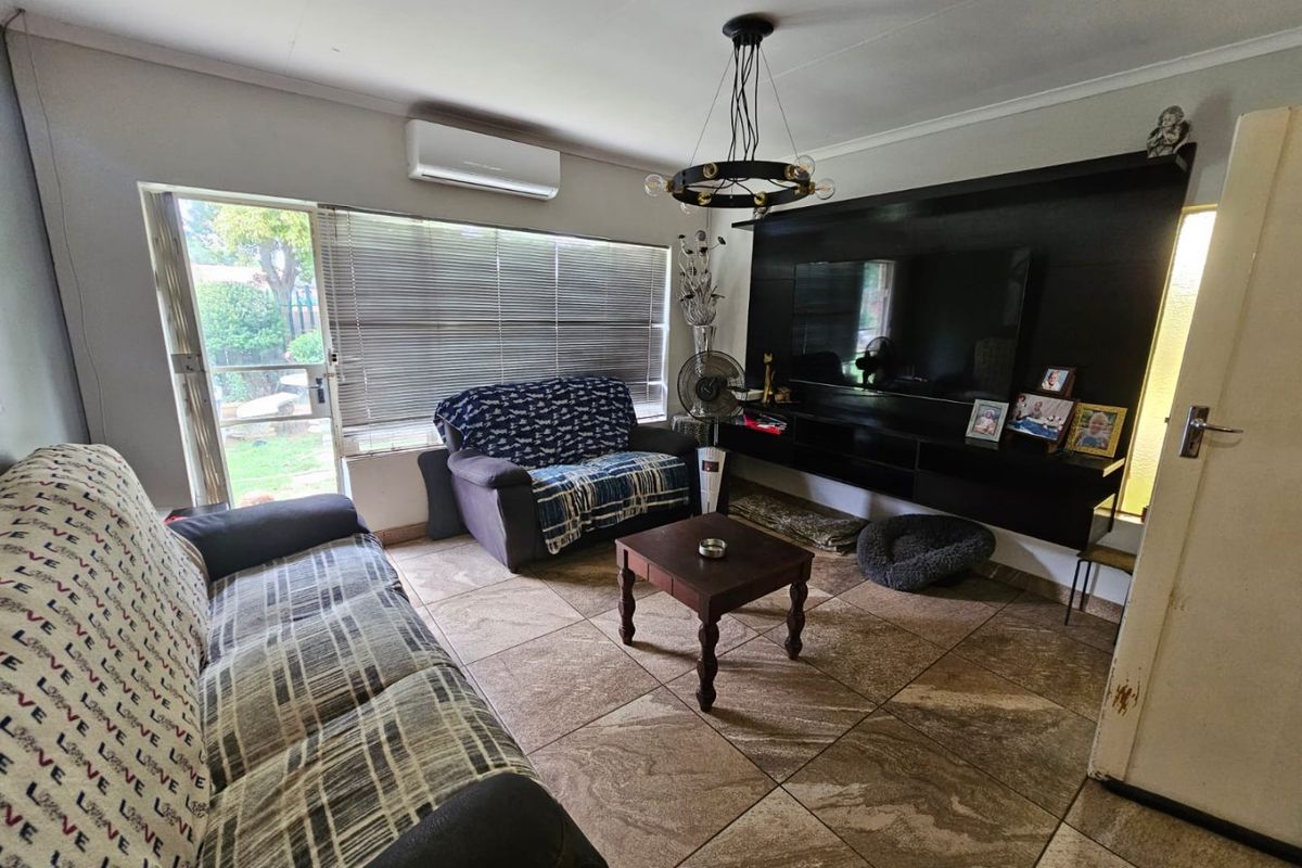 Beautiful face-brick townhouse for sale in Three Rivers - Photo 4