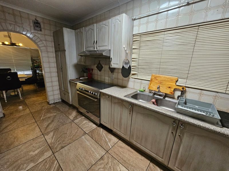 Beautiful face-brick townhouse for sale in Three Rivers - Photo 9