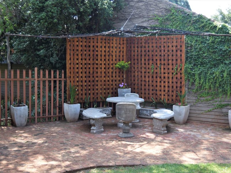 Entertainers dream home in Vaalpark - Photo 9