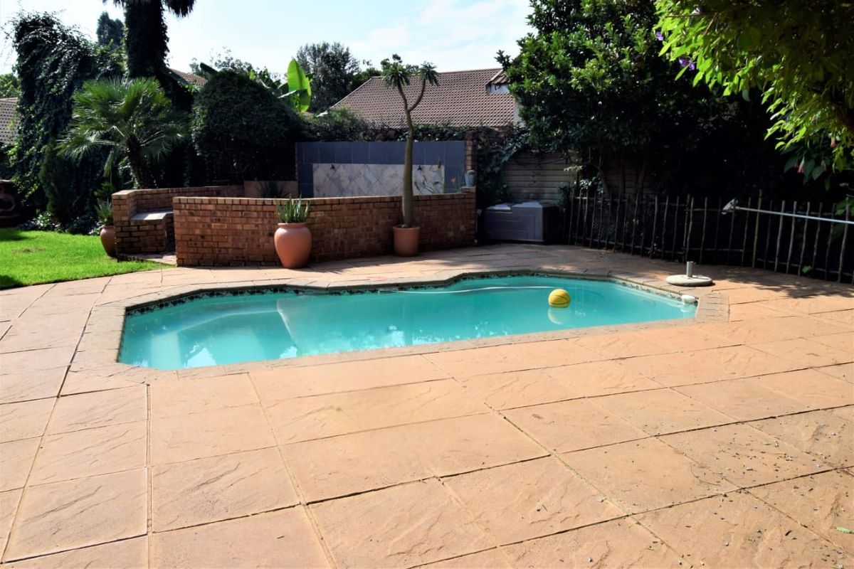 Entertainers dream home in Vaalpark - Photo 2