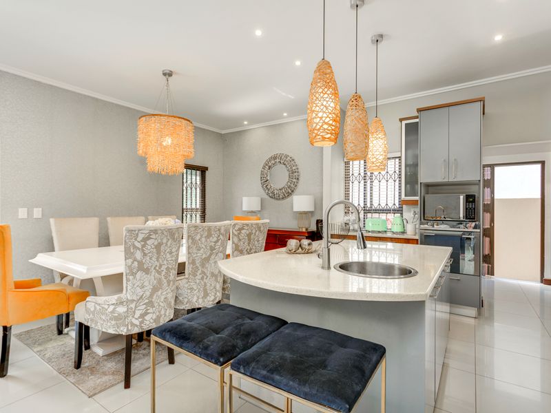 4 Bedroom Modern Home in Beverley - Photo 6