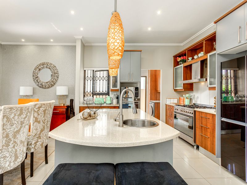 4 Bedroom Modern Home in Beverley - Photo 4