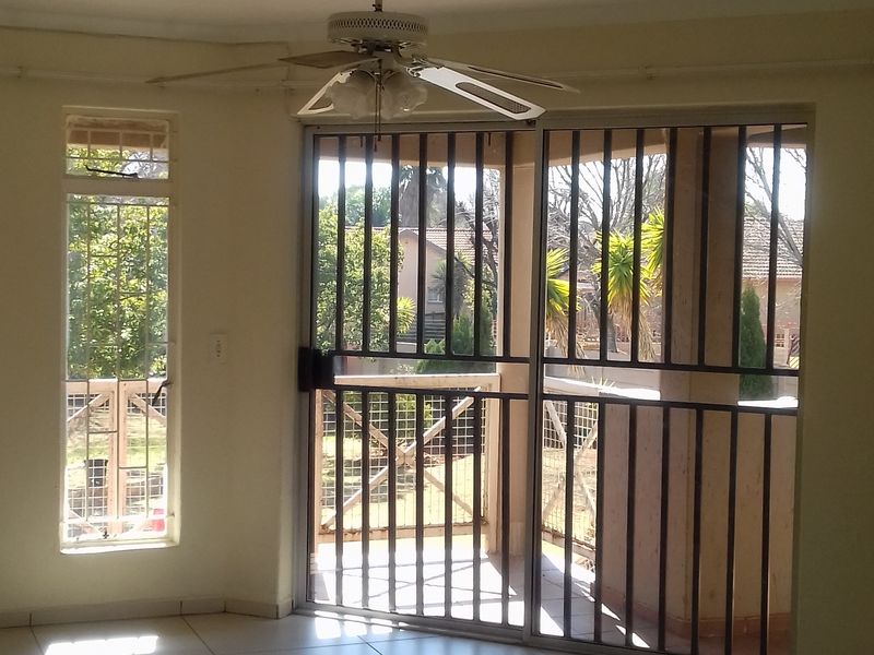 Townhouse in Vaalpark to rent. - Photo 9