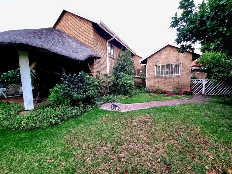 Nestled in a beautiful part of SE 3 Vanderbijlpark. - Photo 2