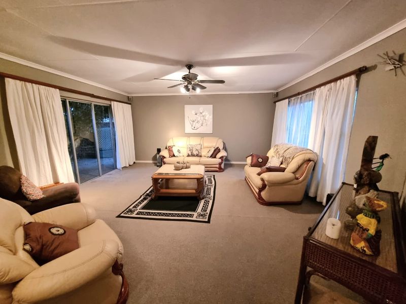 Nestled in a beautiful part of SE 3 Vanderbijlpark. - Photo 9