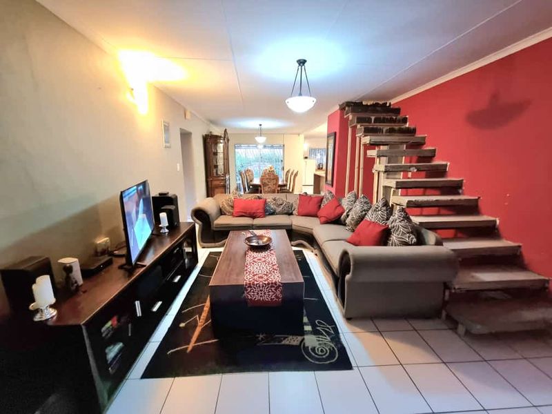 Nestled in a beautiful part of SE 3 Vanderbijlpark. - Photo 8