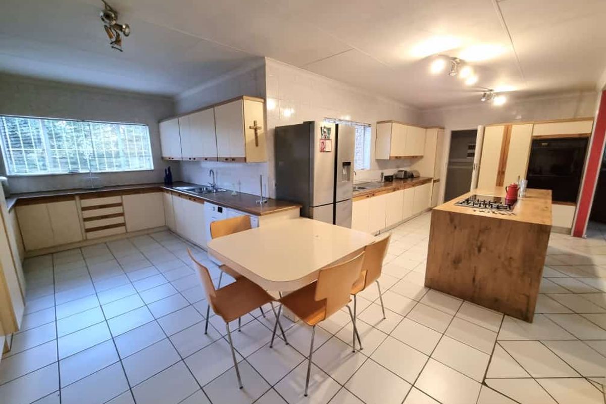 Nestled in a beautiful part of SE 3 Vanderbijlpark. - Photo 4