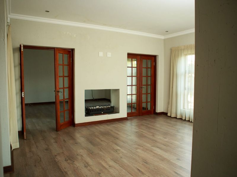 Exquisite Double-Storey Family Home in a Secure Estate - Photo 10