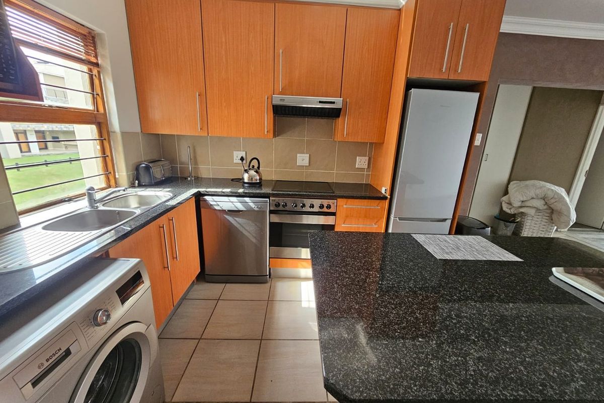 FOR SALE: Absolutely Stunning Apartment in Exclusive Golf Estate – Vanderbijlpark - Photo 2