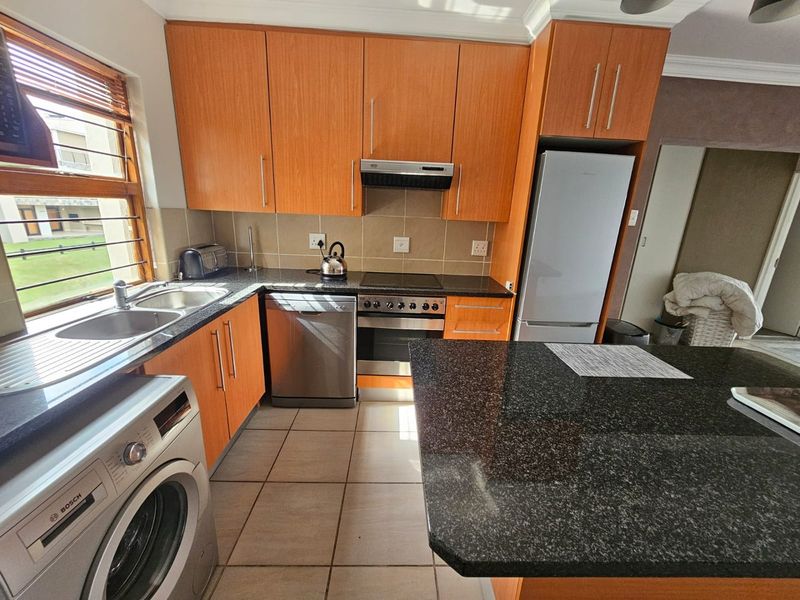 FOR SALE: Absolutely Stunning Apartment in Exclusive Golf Estate – Vanderbijlpark - Photo 2