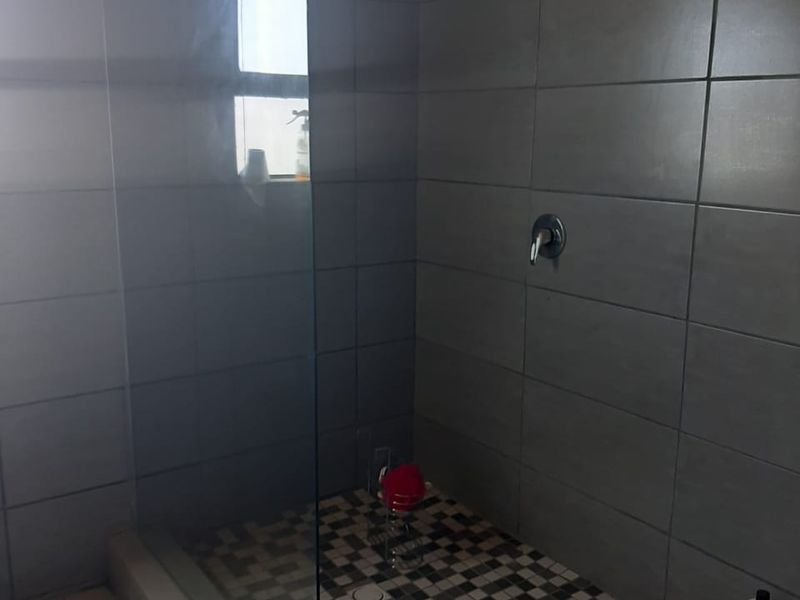 24.5 Hectare Waterfront Farm for Sale on the Banks of the Vaal Dam featuring: - Photo 4