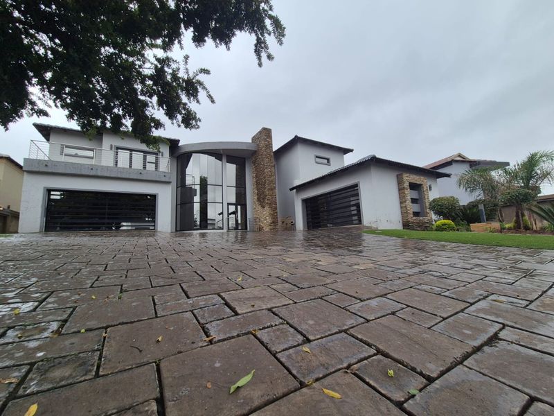 Sophisticated Estate Living in the Heart of Helderwyk - Photo 5