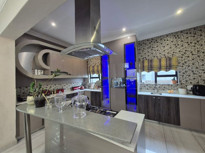 Sophisticated Estate Living in the Heart of Helderwyk - Photo 8