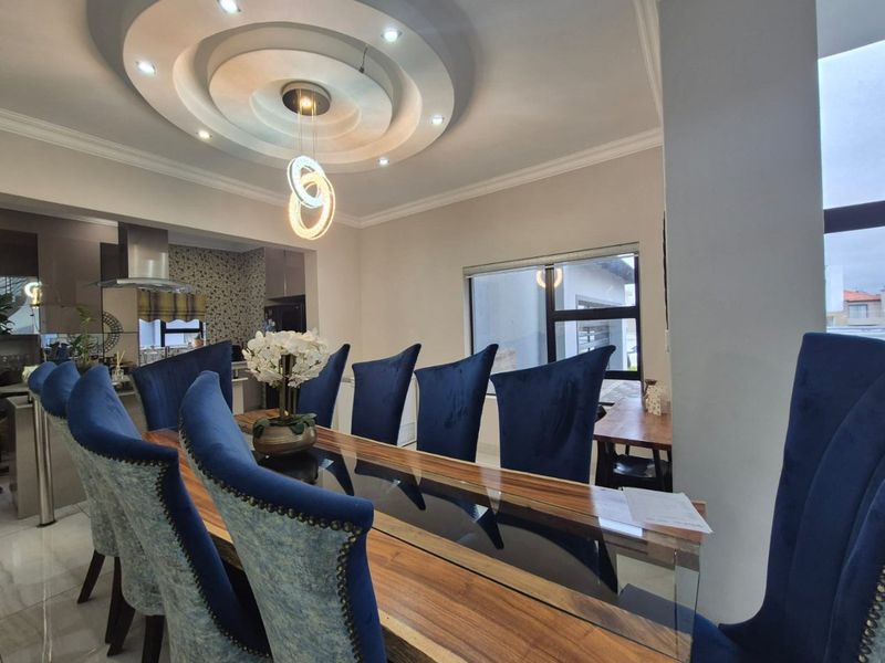 Sophisticated Estate Living in the Heart of Helderwyk - Photo 6