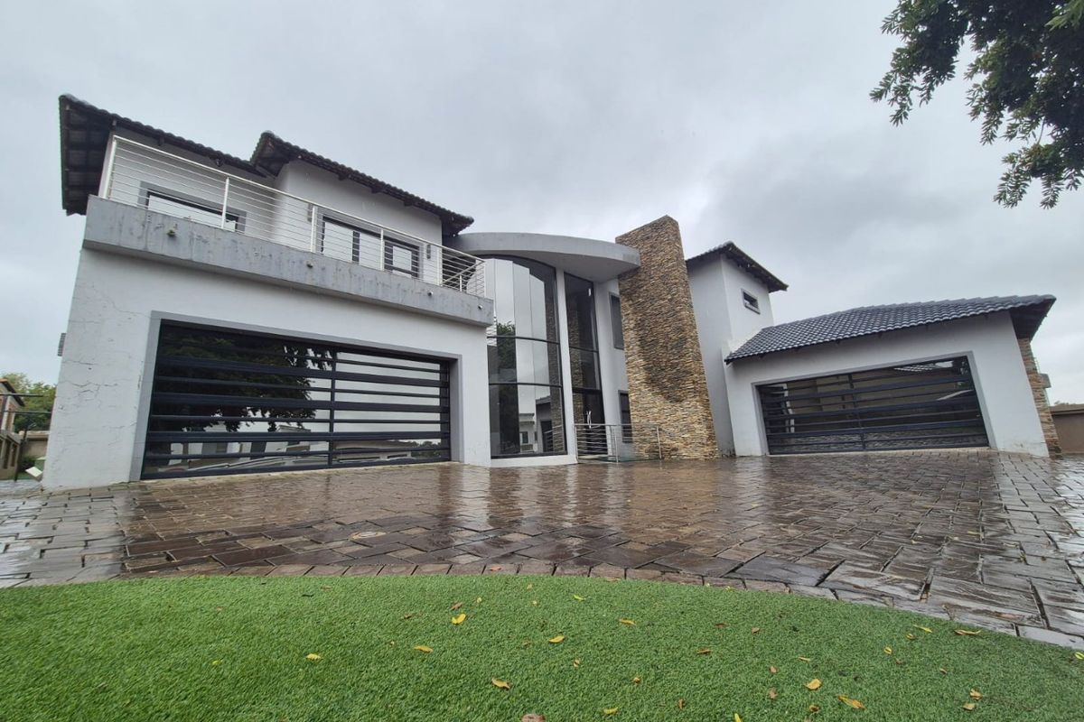 Sophisticated Estate Living in the Heart of Helderwyk - Photo 3