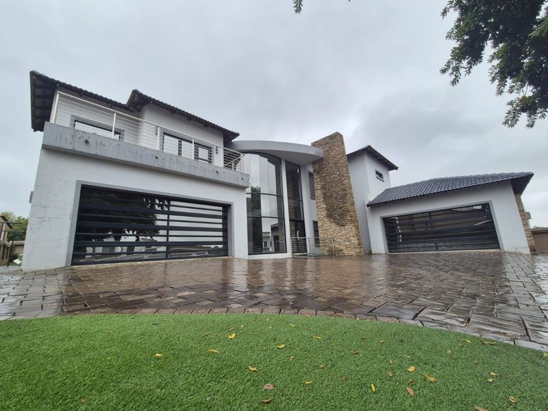 Sophisticated Estate Living in the Heart of Helderwyk - Photo 3