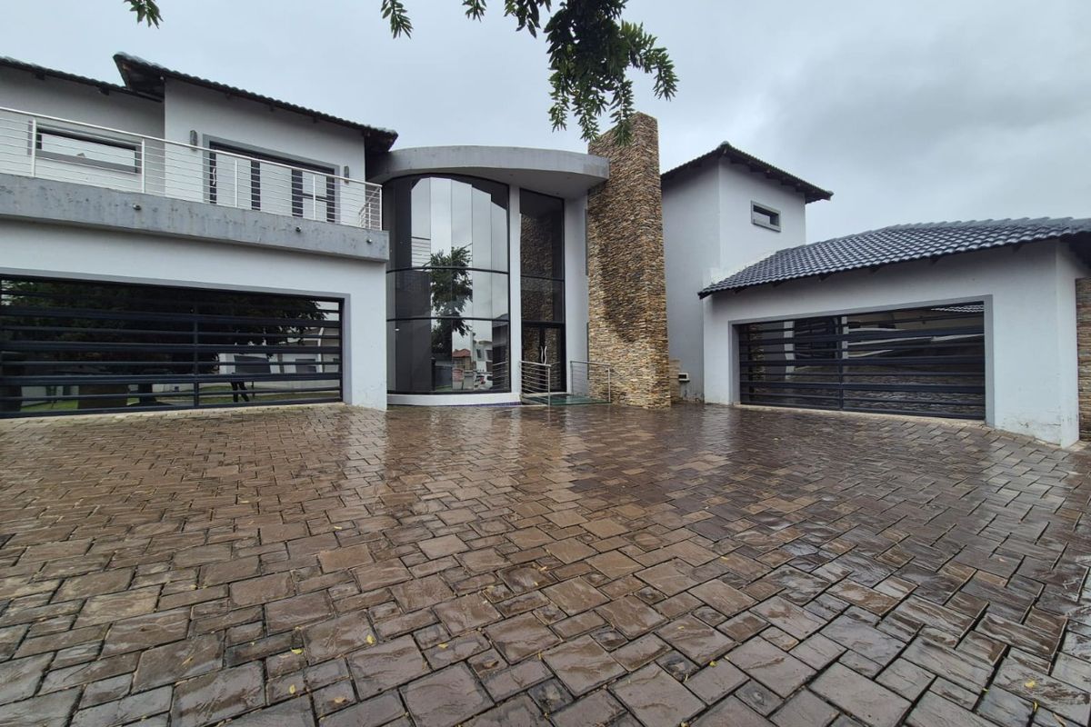 Sophisticated Estate Living in the Heart of Helderwyk - Photo 2