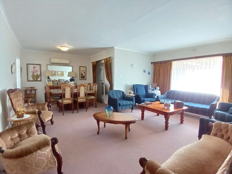 Move-in ready family house for sale in Vaalpark walking distance to schools and shopping center - Photo 8