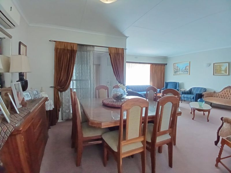 Move-in ready family house for sale in Vaalpark walking distance to schools and shopping center - Photo 6