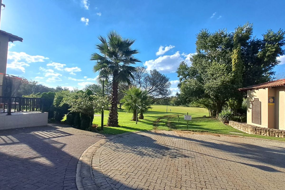 BEAUTIFUL HOME IN SECURE ESTATE! - Photo 4