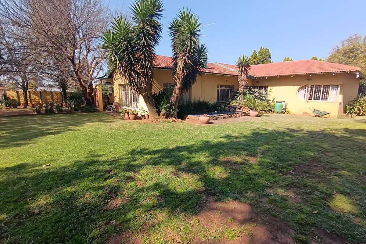 Charming 4-Bedroom Family Home in Dalview – Endless Potential! - Photo 5