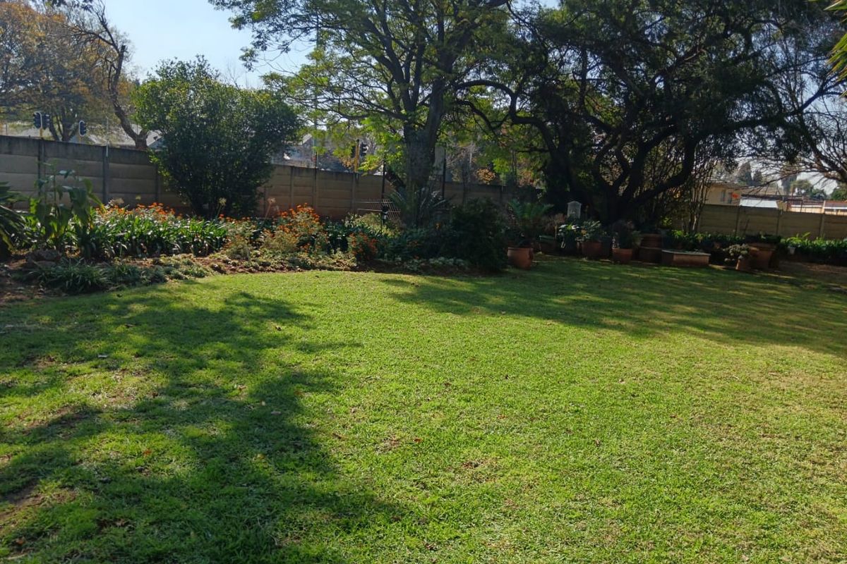 Charming 4-Bedroom Family Home in Dalview – Endless Potential! - Photo 4