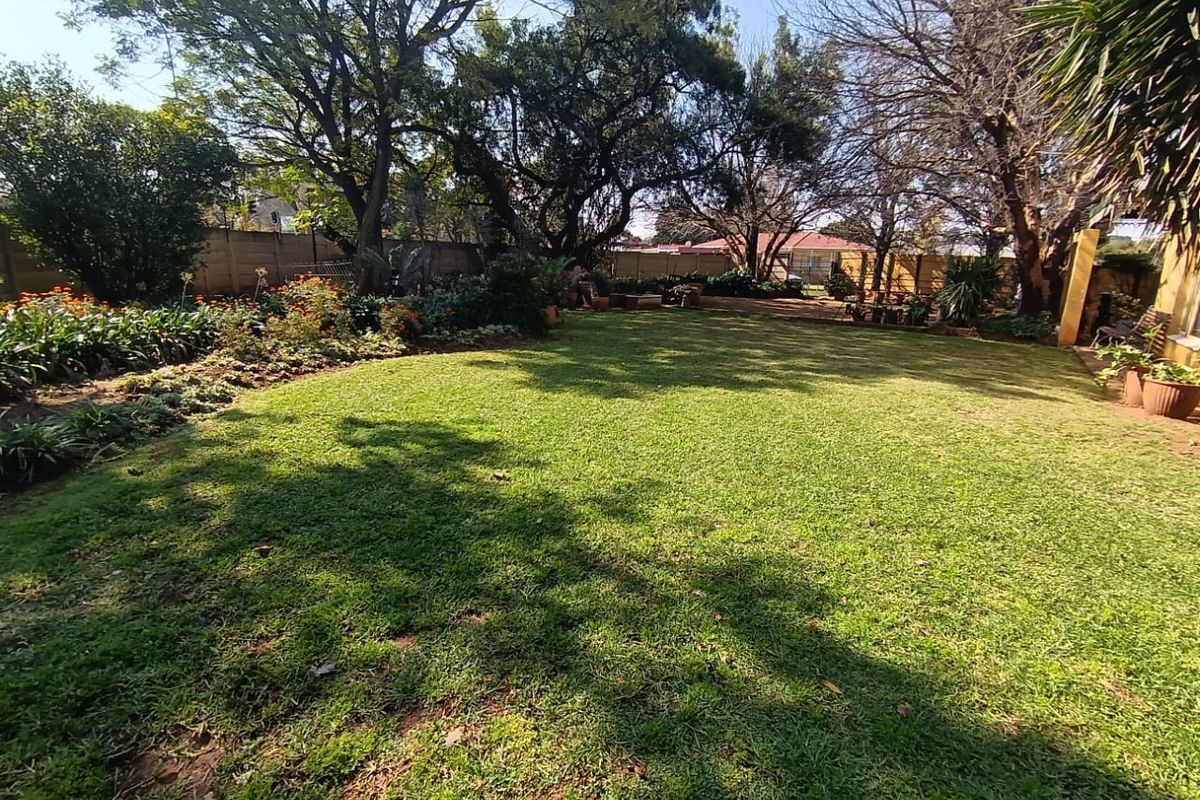 Charming 4-Bedroom Family Home in Dalview – Endless Potential! - Photo 3