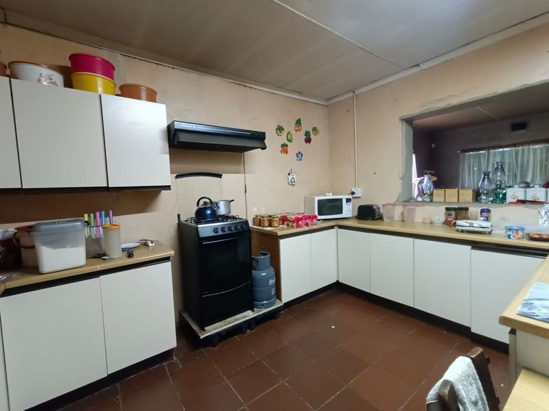 !Spacious Plot Up For Sale!  !This Plot gives you around 2.2HA and a Strong BOREHOLE! - Photo 5